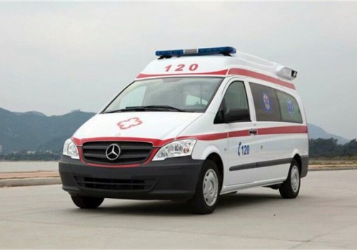 奔馳凌特120柴油救護(hù)車(chē)