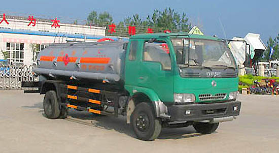 東風(fēng)康霸雙排化工液體運(yùn)輸車