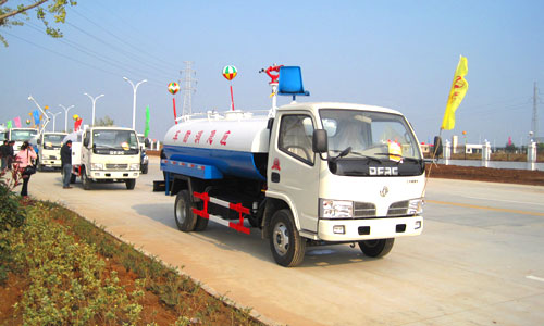 東風(fēng)福瑞卡綠化噴灑車