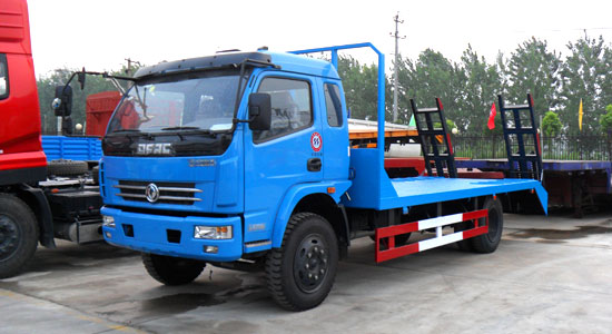 東風(fēng)多利卡平板運(yùn)輸車